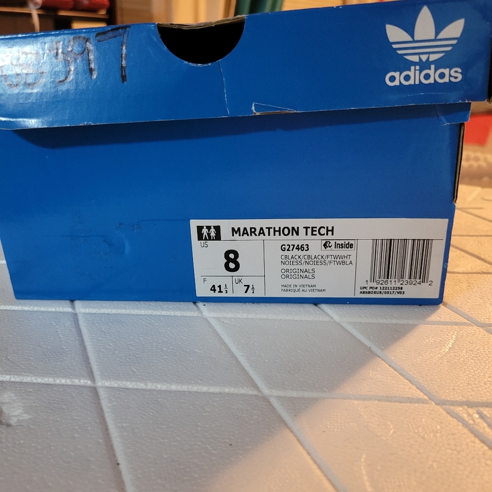 Like NEW Addidas - Picture 4 of 4
